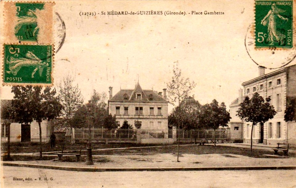 Saint-Médard-de-Guizières - place Gambetta 2