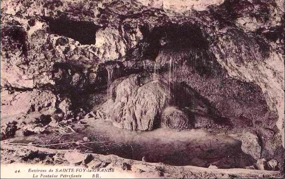 Sainte-Foy-la-Grande - Fontaine pétrifiante