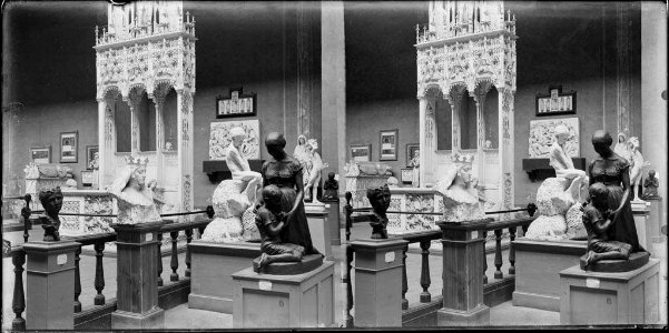 Sala del Palau de Belles Arts del parc de la Ciutadella amb diverses escultures (AFCEC BORDAS D 3876)
