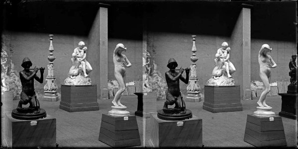 Sala del Palau de Belles Arts del parc de la Ciutadella amb diverses escultures (AFCEC BORDAS D 4317)