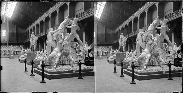 Sala del Palau de Belles Arts del parc de la Ciutadella amb escultures (AFCEC BORDAS D 4335)