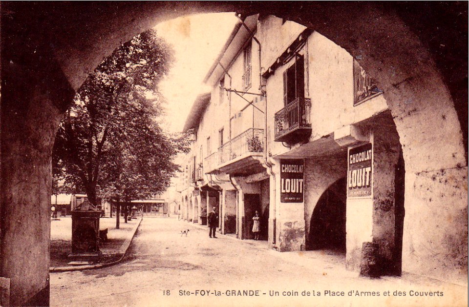 Sainte-Foy-la-Grande - Place de la mairie 5