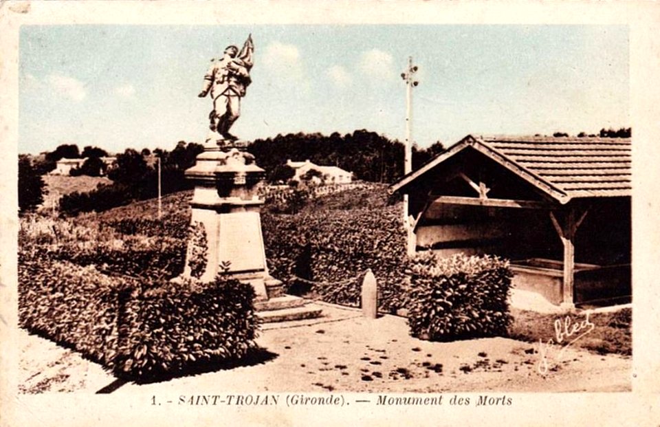 Saint-Trojan - monument aux morts