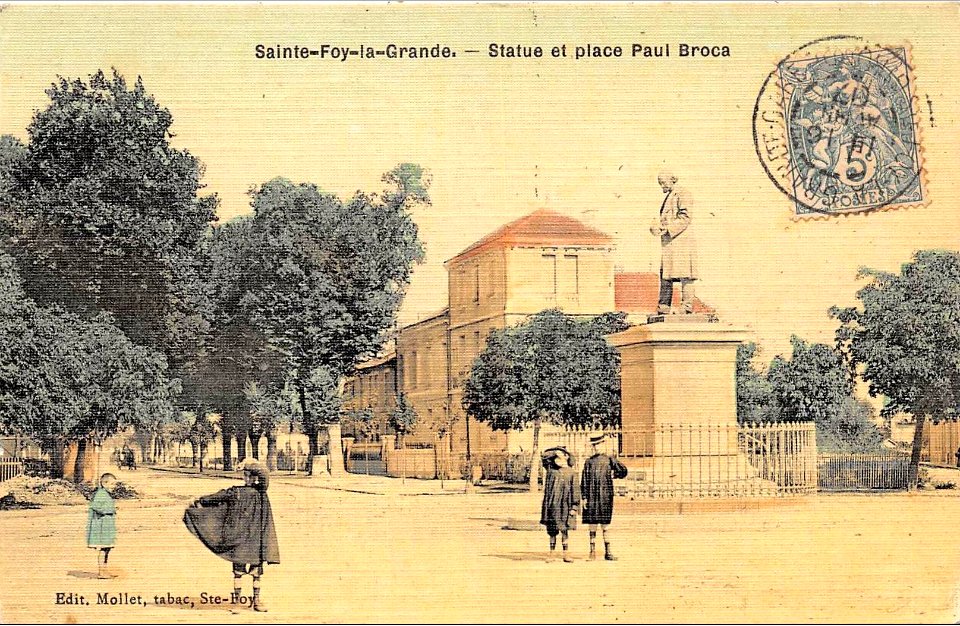 Sainte-Foy-la-Grande - Place Paul-Broca 3