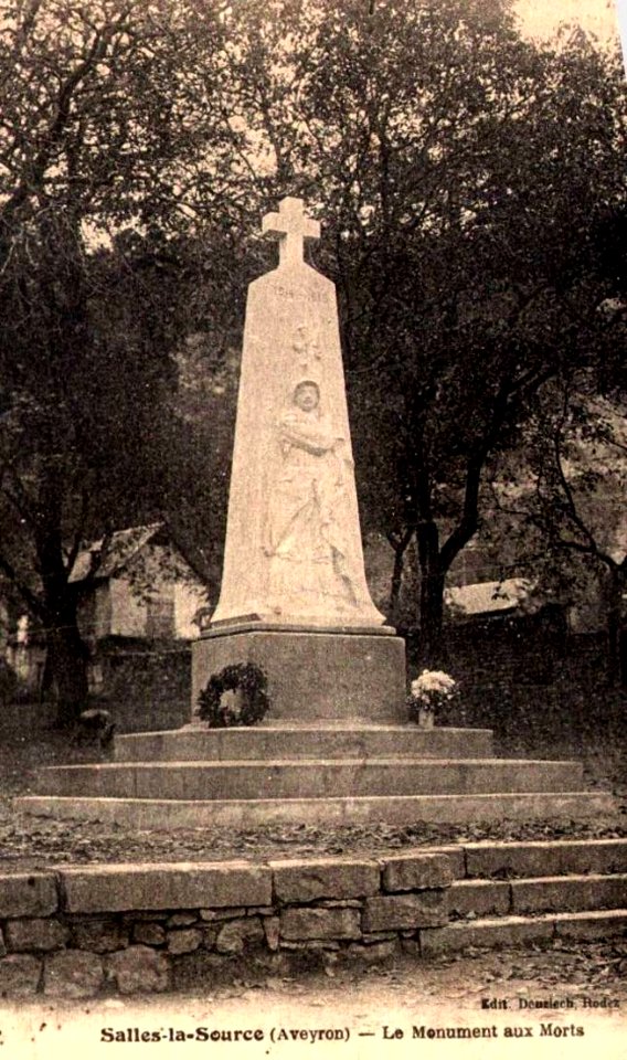 Salles-La-Source - Monument aux morts