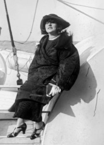 Sally Milgrim LCCN2014713771 (cropped)
