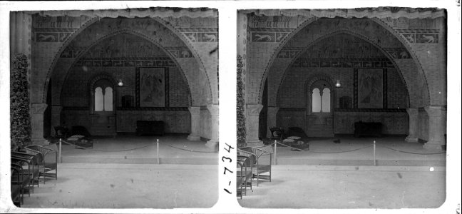 Sala d ' estil romànic del segle XIII a la fira del moble de Barcelona