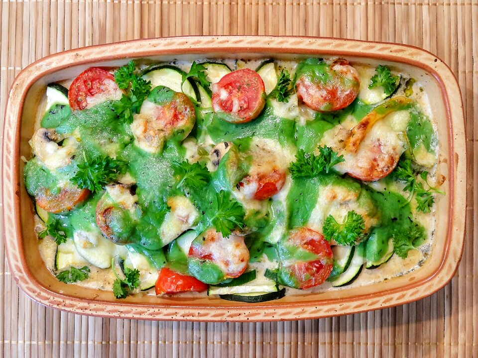 Vegetable gratin court scalloped