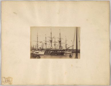 Schepen in het Oosterdok Oorspronkelijke kabinetfoto uitgegeven door A Jager ANWK00065000001