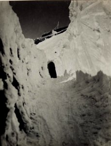 Schneestollen am Bärenbadeck. (BildID 15579383)