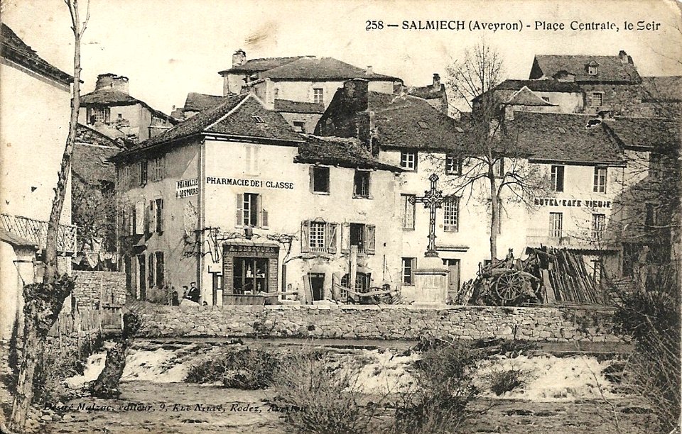 Salmiech - Place centrale 1