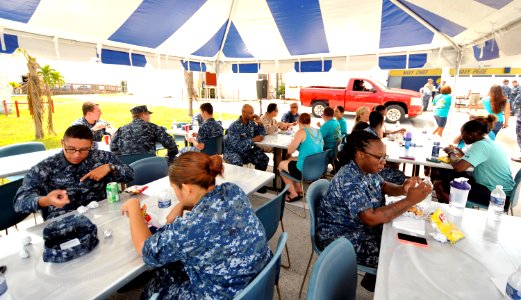 SAPR barbecue 140424-N-YB753-145