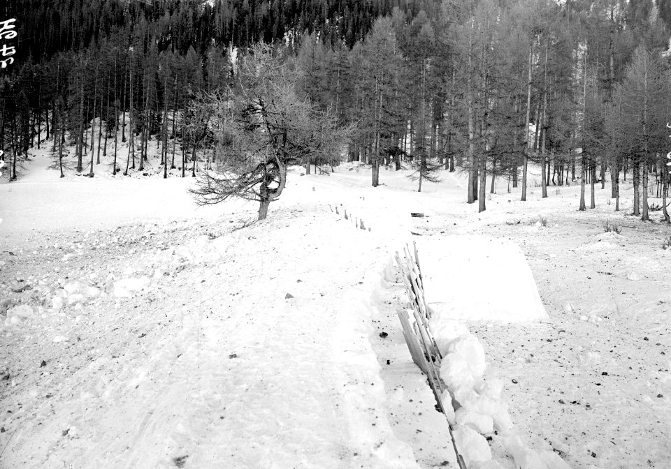 Schneeschanze mit diversen Treffern - CH-BAR - 3239405