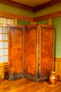 Screen, Gustav Stickley, United Crafts or Craftsman Workshops, Eastwood, New York, designed c. 1902, made c. 1902-1903, oak, leather, brass tacks - Dallas Museum of Art - DSC05190 photo