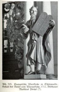 Schönwalde, Evangelische Pfarrkirche, Altaraufsatz, Gestalt des Moses, 1712, Bildhauer Matthias Pörtzel (zugeschrieben)