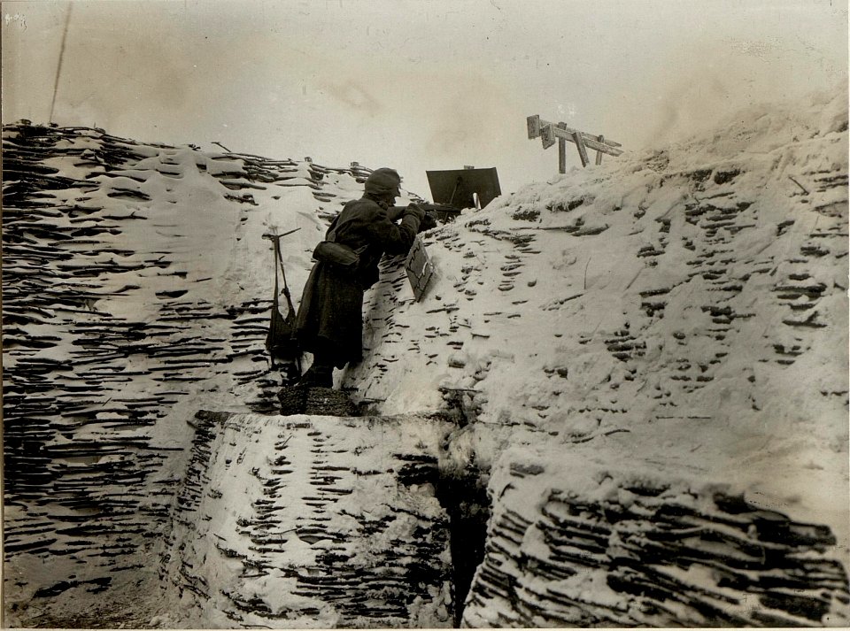 Schützengraben mit Fuchsloch und Beobachter bei der 16.Kompanie des Infanterieregimentes 75 (BildID 15543108)