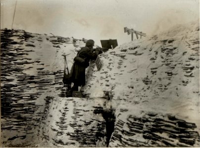 Schützengraben mit Fuchsloch und Beobachter bei der 16.Kompanie des Infanterieregimentes 75 (BildID 15543108)
