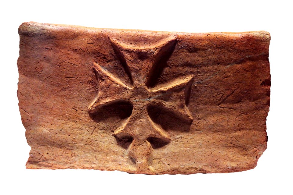 Sarcophagus fragment with cross-MAHG A 1998 0234-IMG 1956-white