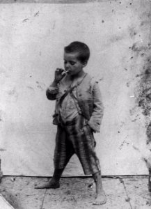Scugnizzo che fuma - Naples street boy smoking 1890s