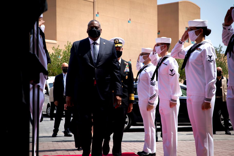 SECDEF Thanks Troops During Visit to NAVCENT 210908-N-YD132-1039