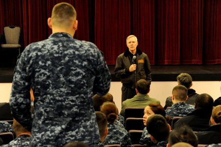 SECNAV answers a Sailor's question. (8497236183)