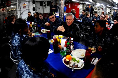 SECNAV eats lunch aboard USS Ronald Reagan. (8455084979)
