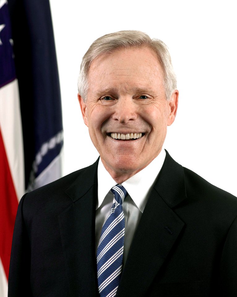 SECNAV-Mabus-OfficialPhoto2-2014