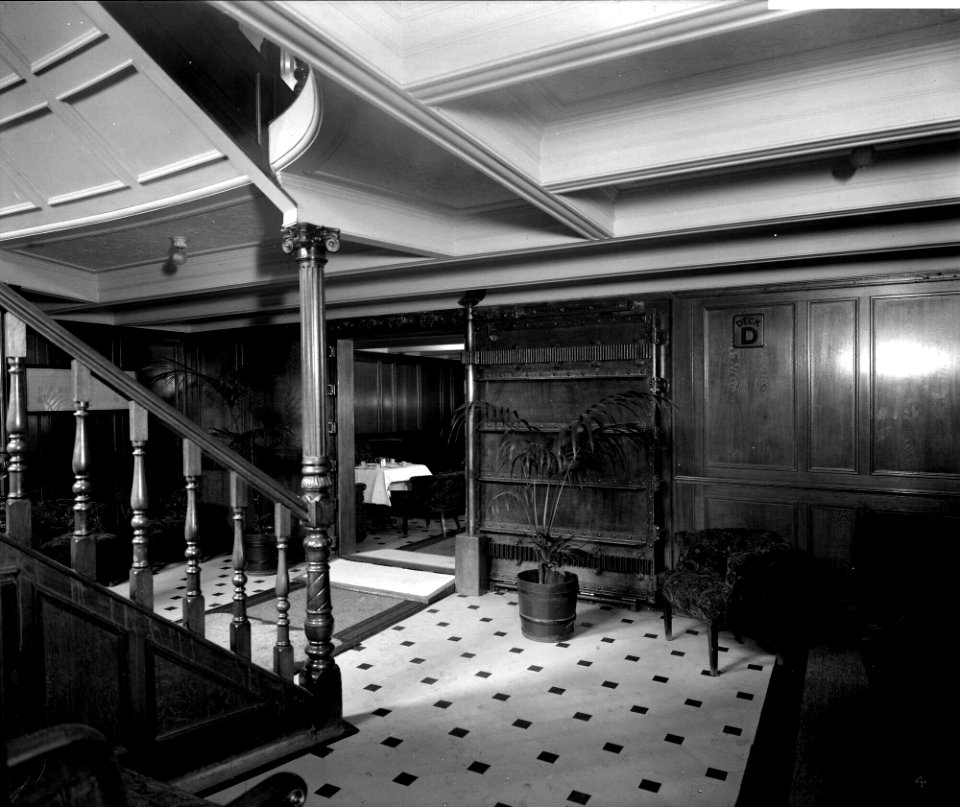 Second Class Entrance on the 'Adriatic' (1906) RMG G10939