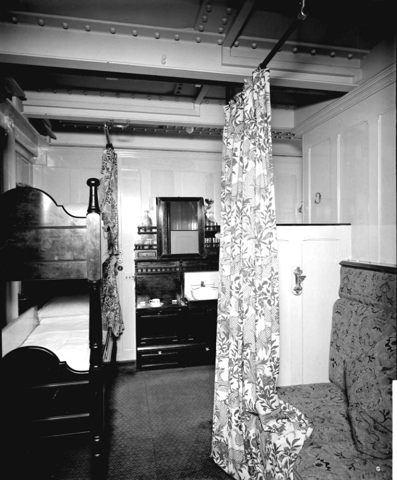 Second Class stateroom on the 'Olympic' (1911) RMG G10779