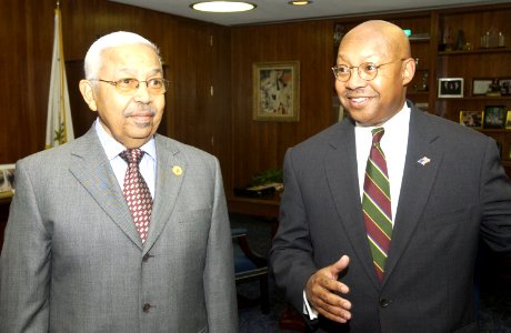 Secretary Alphonso Jackson with Cape Verde President 207-DP-8989-DSC 5883