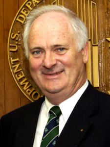 Secretary Alphonso Jackson with European Union Ambassador John Bruton 207-DP-9192-Amb1282 (cropped)