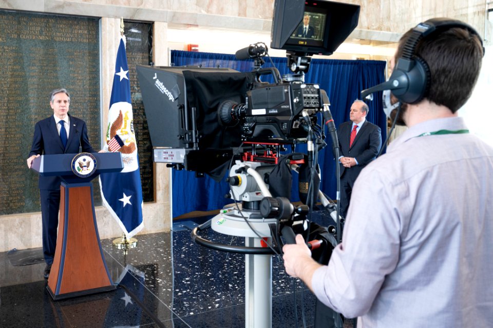 Secretary Blinken and AFSA President Rubin Participate in the AFSA Memorial Ceremony on Foreign Affairs Day (51149178273)