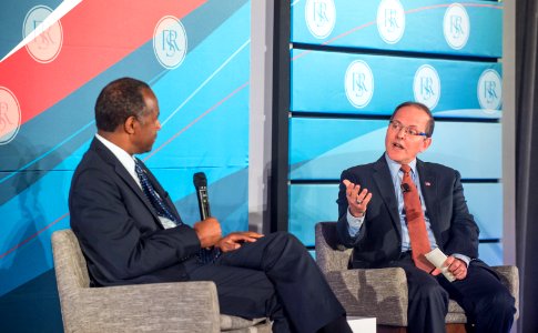 Secretary Carson at Financial Services Roundtable Fall Conference (37057551556)
