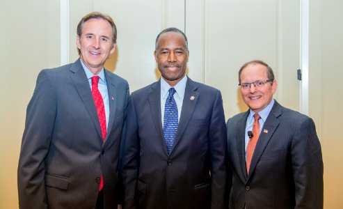 Secretary Carson at Financial Services Roundtable Fall Conference (37105248371)