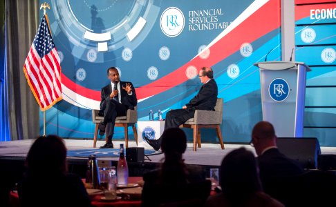 Secretary Carson at Financial Services Roundtable Fall Conference (37105248991)