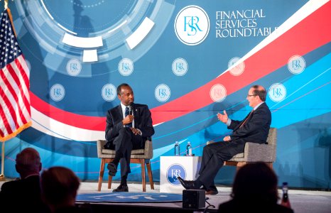 Secretary Carson at Financial Services Roundtable Fall Conference (37105248871)