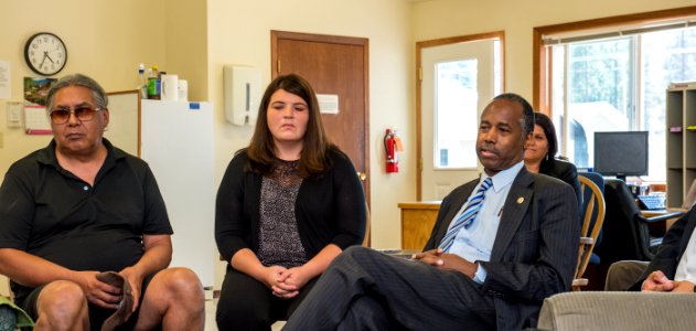 Secretary Carson meet and tour with United Native American Housing Association (36579207992)