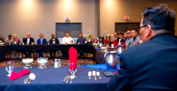 Secretary Carson meet and tour with United Native American Housing Association (36579209222)