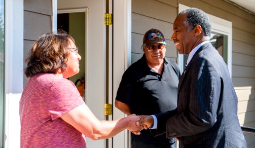 Secretary Carson meet and tour with United Native American Housing Association (36579213022)