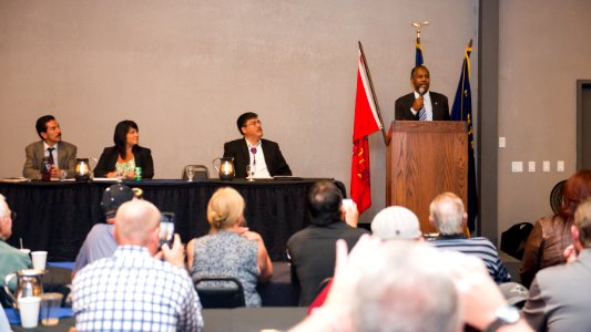 Secretary Carson meet and tour with United Native American Housing Association (36579217232)