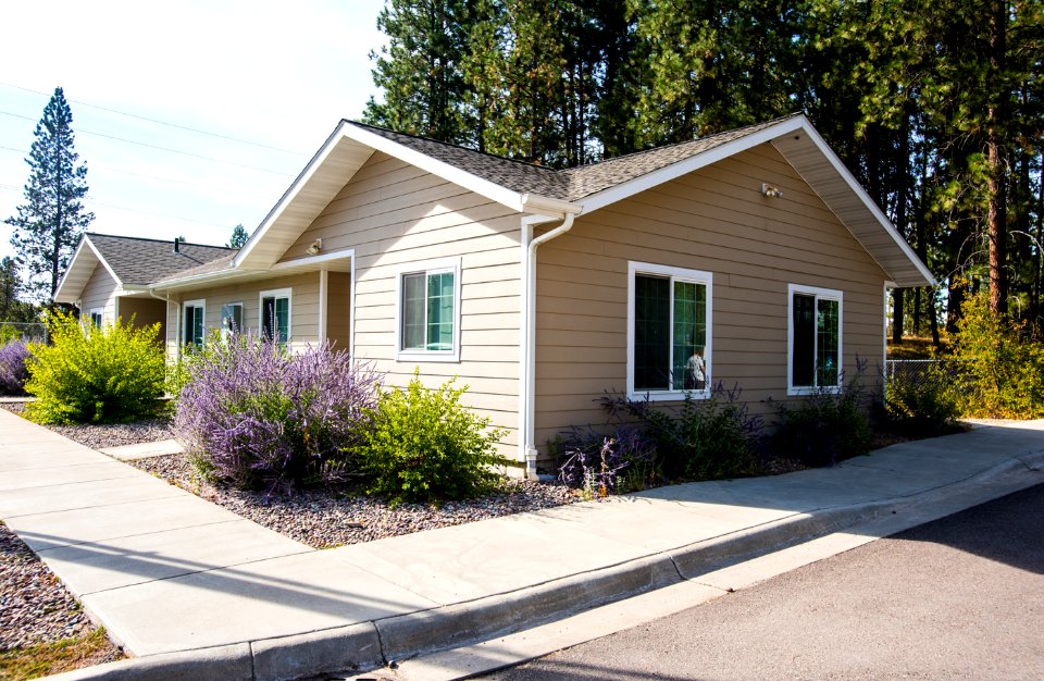 Secretary Carson meet and tour with United Native American Housing Association (36748902415)