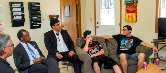 Secretary Carson meet and tour with United Native American Housing Association (36748905945)