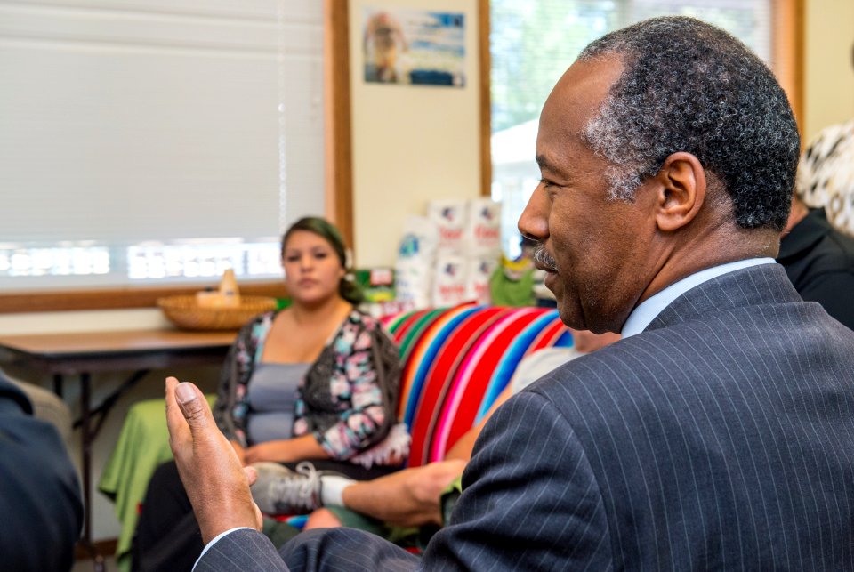 Secretary Carson meet and tour with United Native American Housing Association (36748904735)