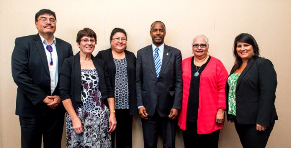 Secretary Carson meet and tour with United Native American Housing Association (36748907405)