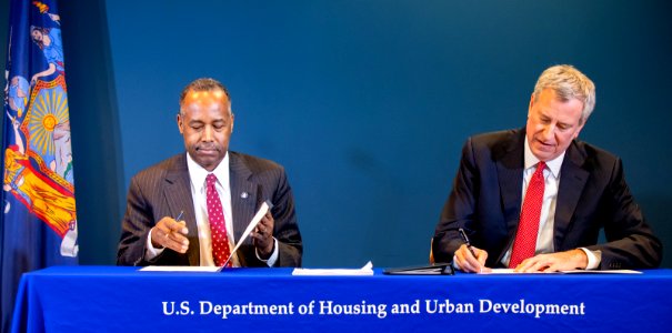 Secretary Carson NYCHA Agreement Signing (33123254778)
