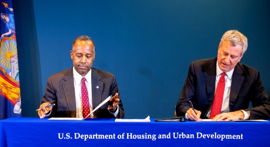 Secretary Carson NYCHA Agreement Signing (33123254868)