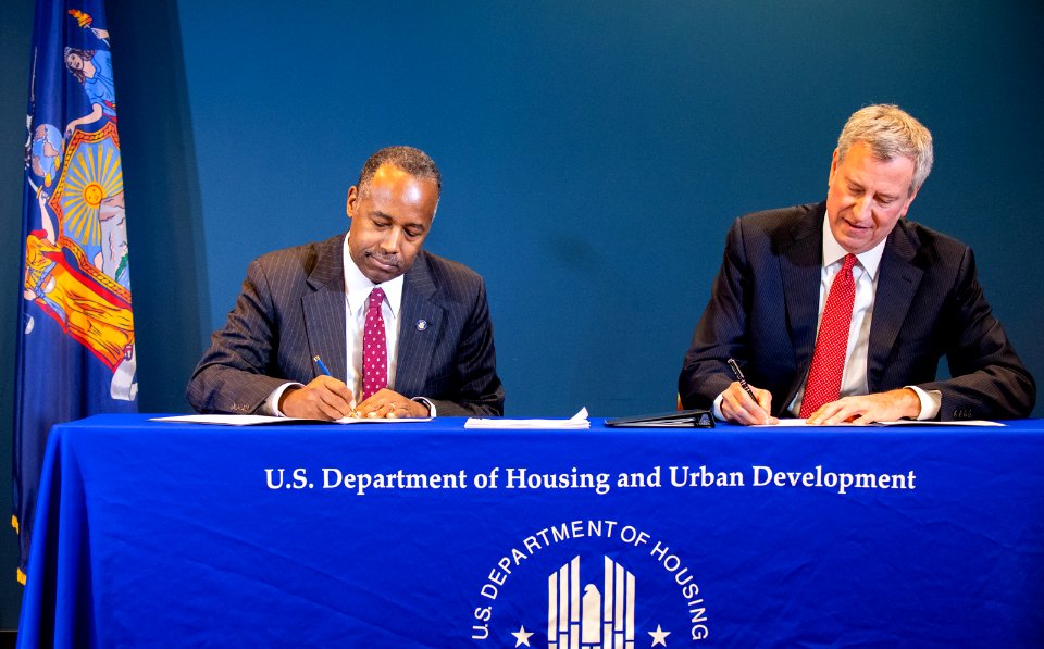 Secretary Carson NYCHA Agreement Signing (33123254968)