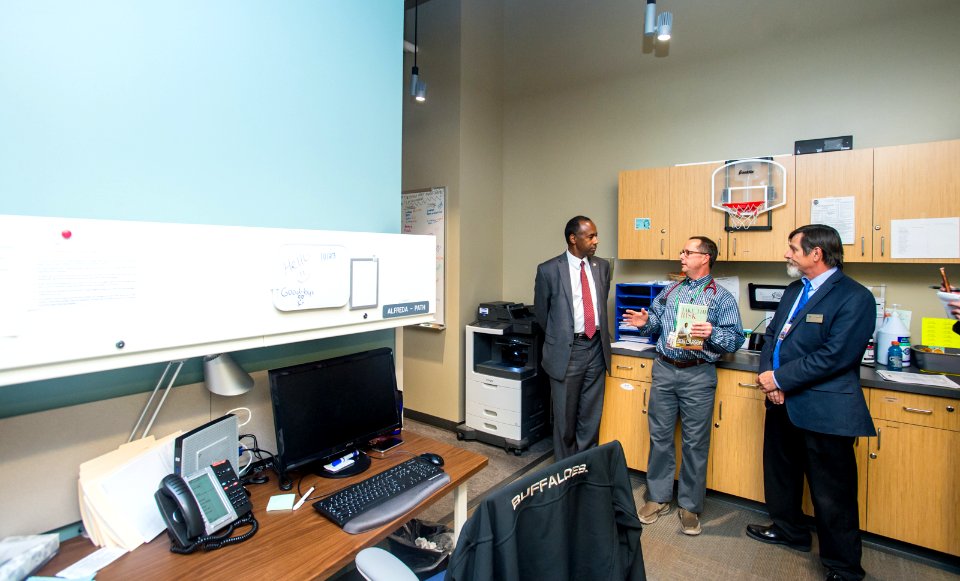 Secretary Carson tour of Stout Street Health Center and Lofts Denver, Colorado (37902336362)