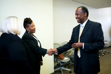 Secretary Carson visits Atlanta Field Office (24373868948)