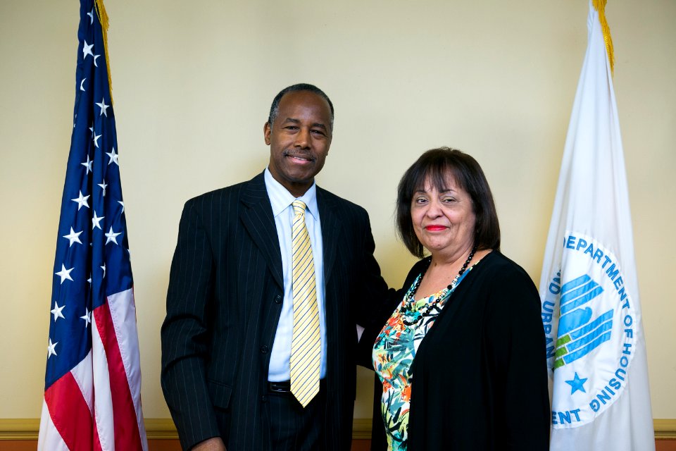 Secretary Carson visits Atlanta Field Office (24373870088)